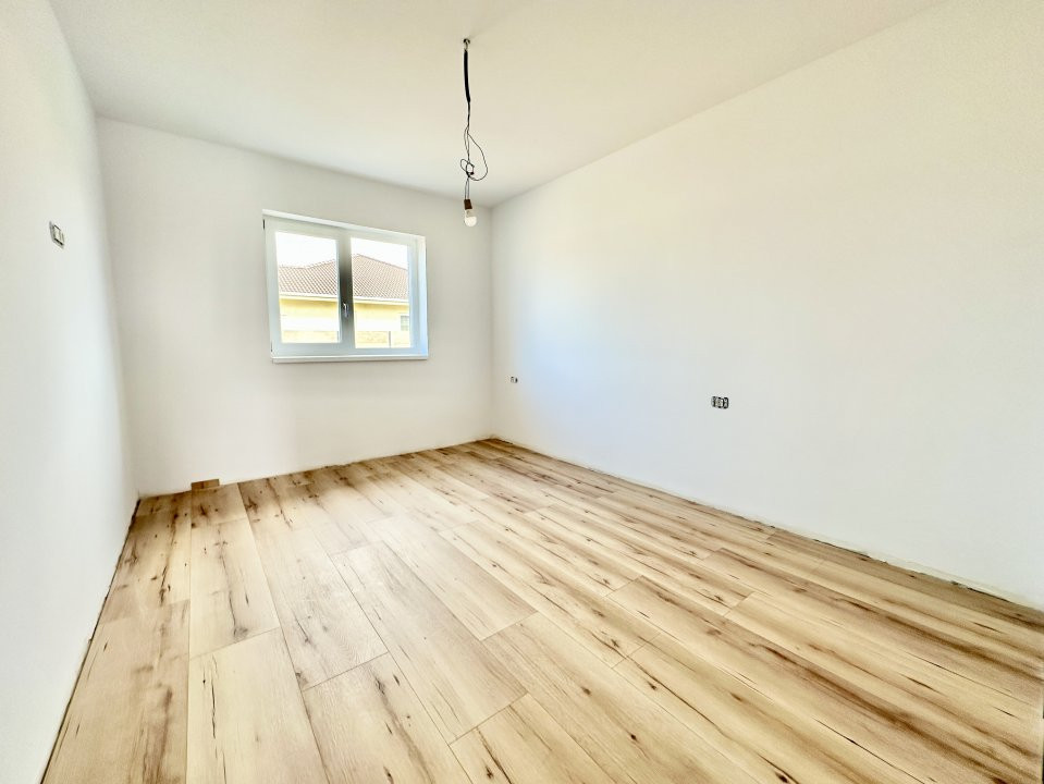 Duplex 4 camere, toate utilitatile, drum pavat 11, foxfort.ro