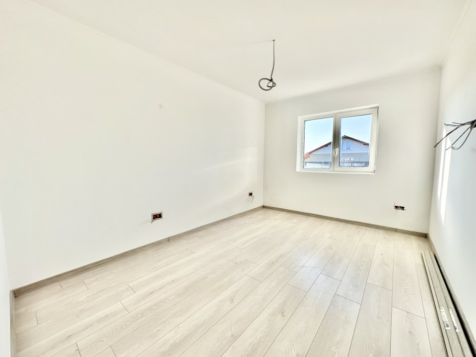 Duplex 4 camere, toate utilitatile, drum pavat 8, foxfort.ro