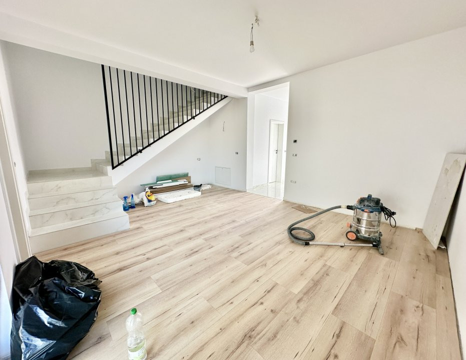 Duplex 4 camere, toate utilitatile, drum pavat 9, foxfort.ro