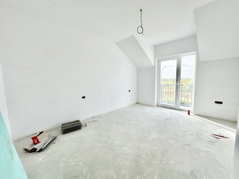 Duplex 4 camere, toate utilitatile, drum pavat 17, foxfort.ro