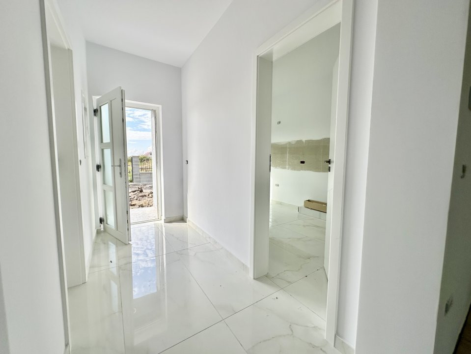 Duplex 4 camere, toate utilitatile, drum pavat 19, foxfort.ro