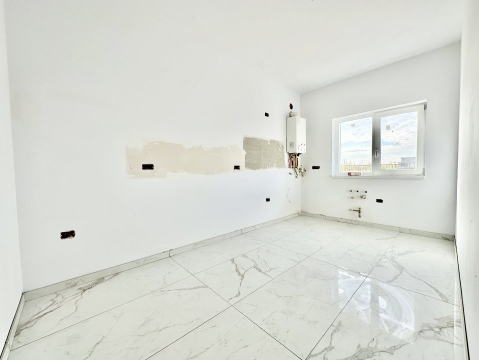 Duplex 4 camere, toate utilitatile, drum pavat 22, foxfort.ro