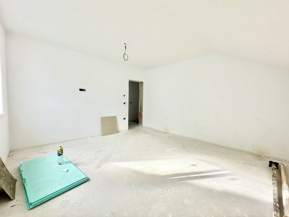 Duplex 4 camere, toate utilitatile, drum pavat 23, foxfort.ro