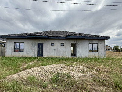 Duplex cu 6 camere, parter - 72 mp, zona Sacalaz