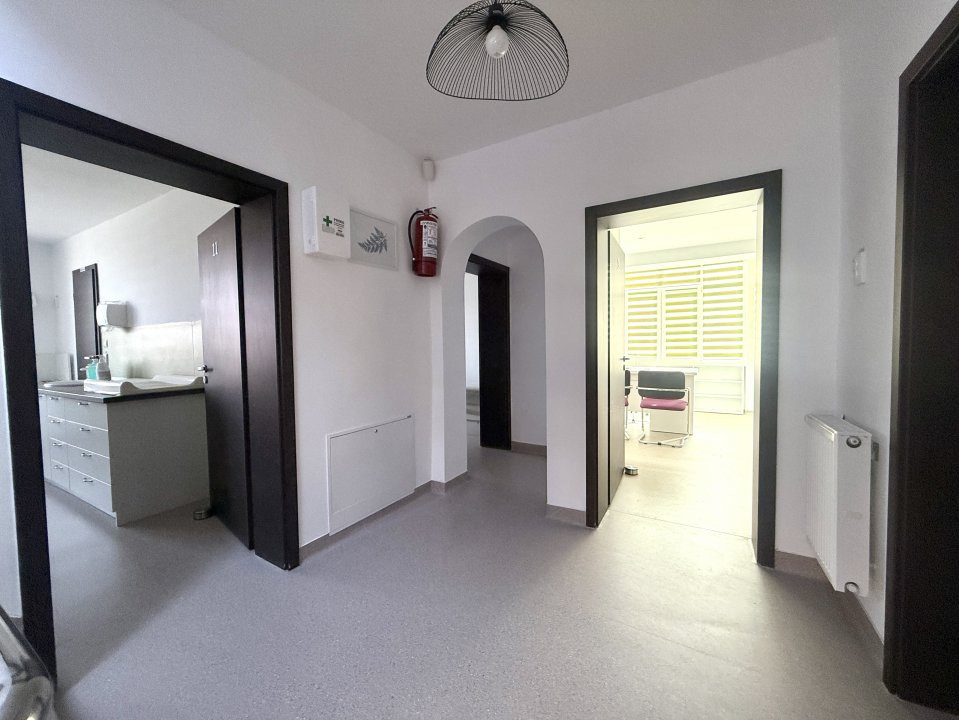 COMISION 0% 2 Cladiri medicale, una amenajata deja, teren 440 mp, Mosnita Noua 10, foxfort.ro