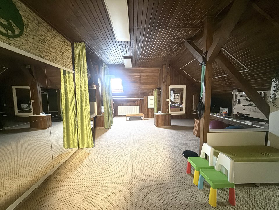 COMISION 0% 2 Cladiri medicale, una amenajata deja, teren 440 mp, Mosnita Noua 19, foxfort.ro