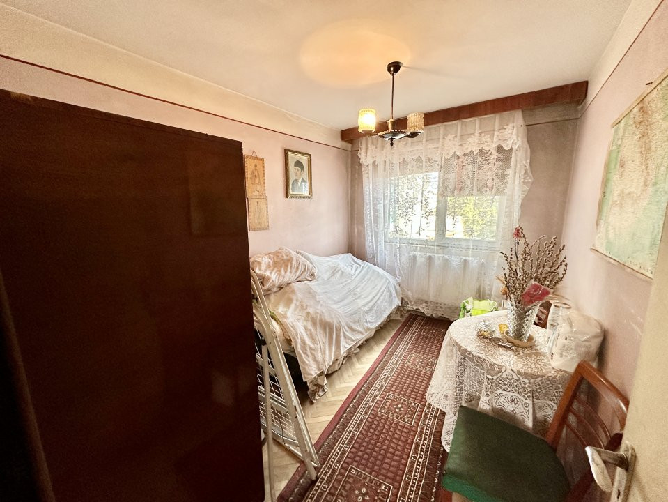 COMISION 0% Apartament cu 3 camere, etaj 3 - zona Sagului 8, foxfort.ro