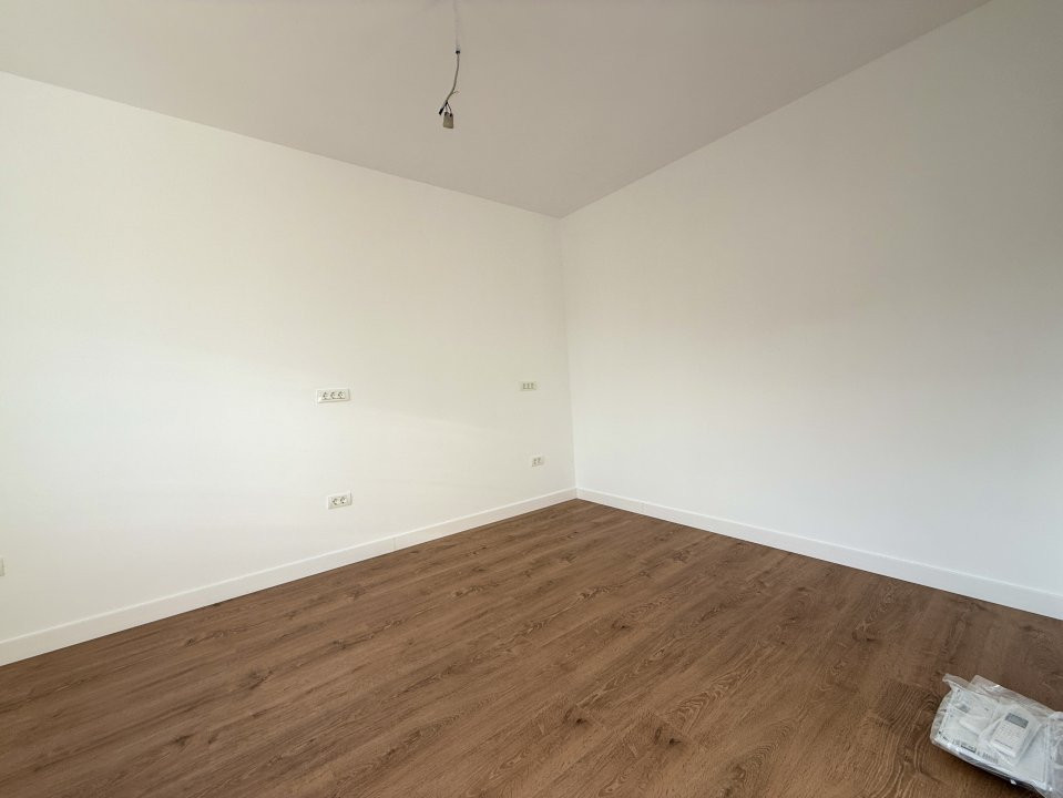 Duplex cu 5 camere de vanzare in localitatea Dumbravita 18, foxfort.ro