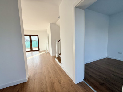 Duplex cu 5 camere de vanzare in localitatea Dumbravita imagine mica 9, foxfort.ro
