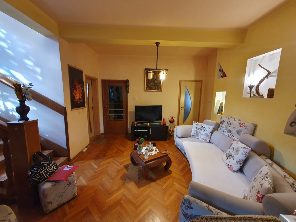 COMISION 0% Casa cu 6 camere 240 mp utili - zona Brancoveanu 14, foxfort.ro