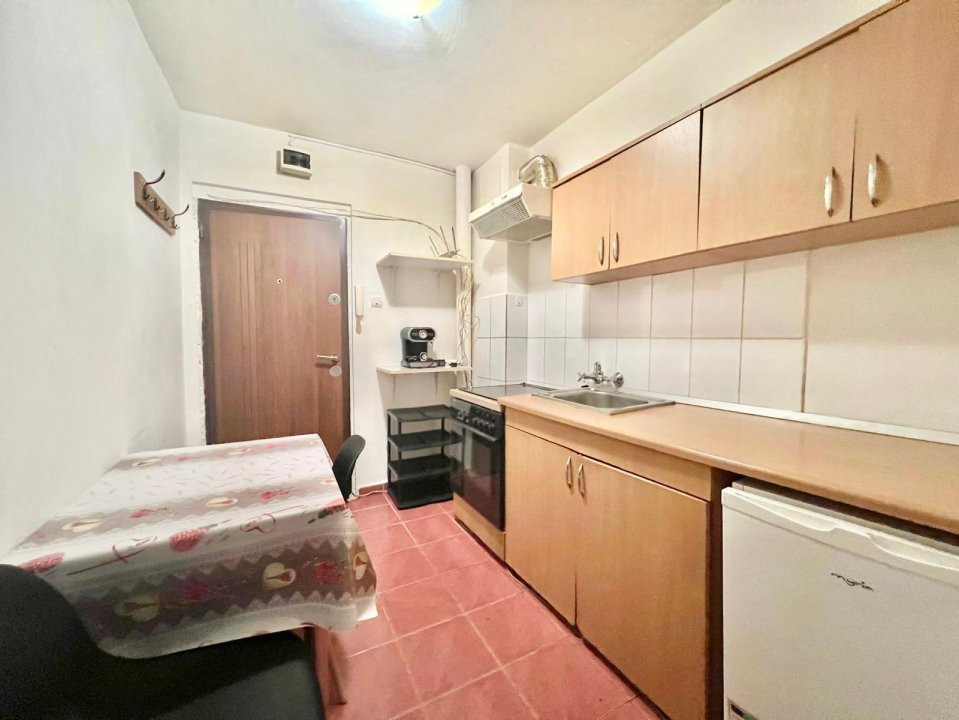 Apartament cu o camera 28 mp de inchiriat, zona Complex Studentesc 4, foxfort.ro