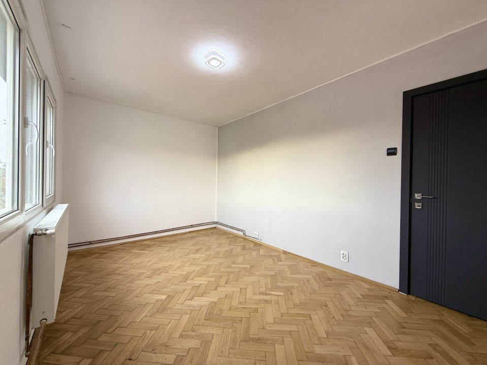 Apartament cu 3 camere de vanzare in Timisoara, zona Circumvalatiunii 8, foxfort.ro