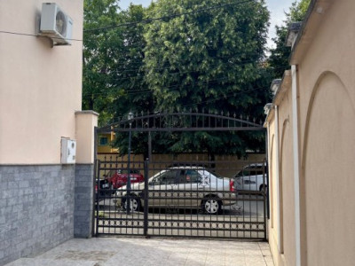 COMISION 0% Vila de Lux cu 14 Camere si Sala de Mese in Arad – Acces Imediat imagine mica 9, foxfort.ro