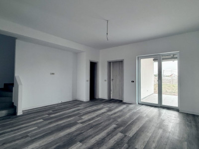 COMISION 0% Duplex cu 4 camere de vanzare si teren de 270 mp - zona Sacalaz imagine mica 6, foxfort.ro