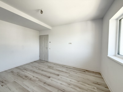 COMISION 0% | Duplex cu 4 camere | 335 mp teren | Toate utilitatile | Sacalaz imagine mica 22, foxfort.ro