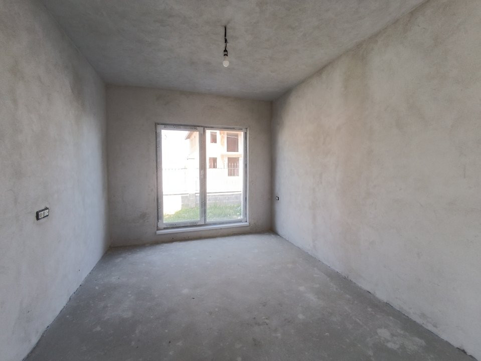 Duplex de vanzare cu 4 camere si teren de 290 mp - Giroc  3, foxfort.ro