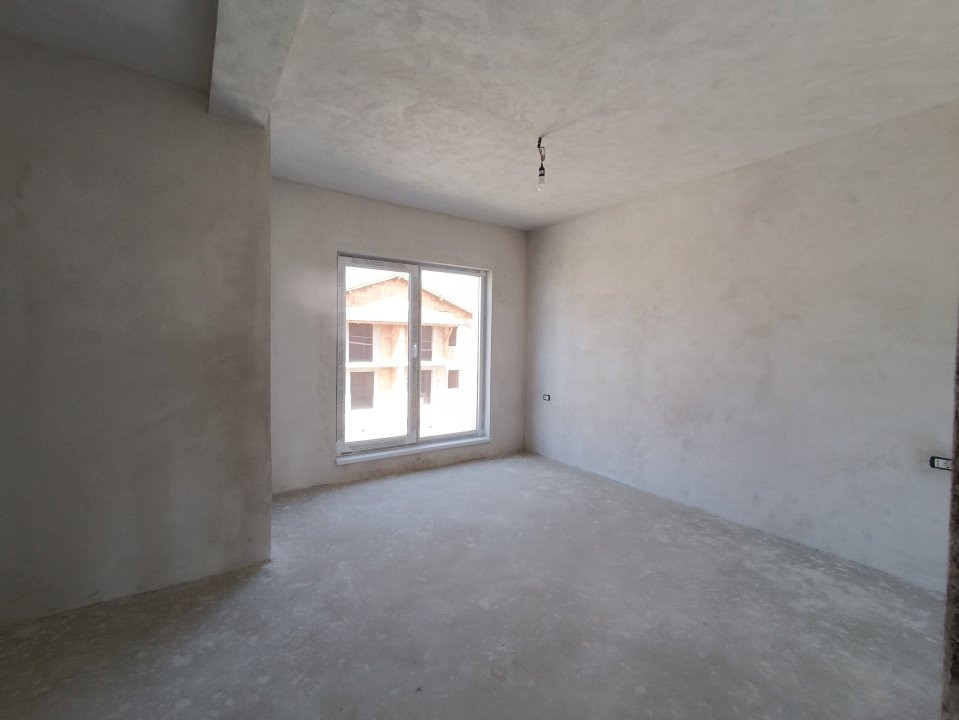 Duplex de vanzare cu 4 camere si teren de 290 mp - Giroc  10, foxfort.ro