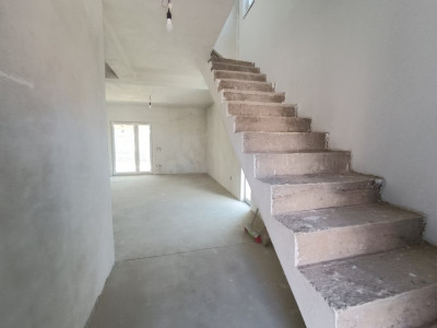 Duplex de vanzare cu 4 camere si teren de 290 mp - Giroc imagine mica 4, foxfort.ro