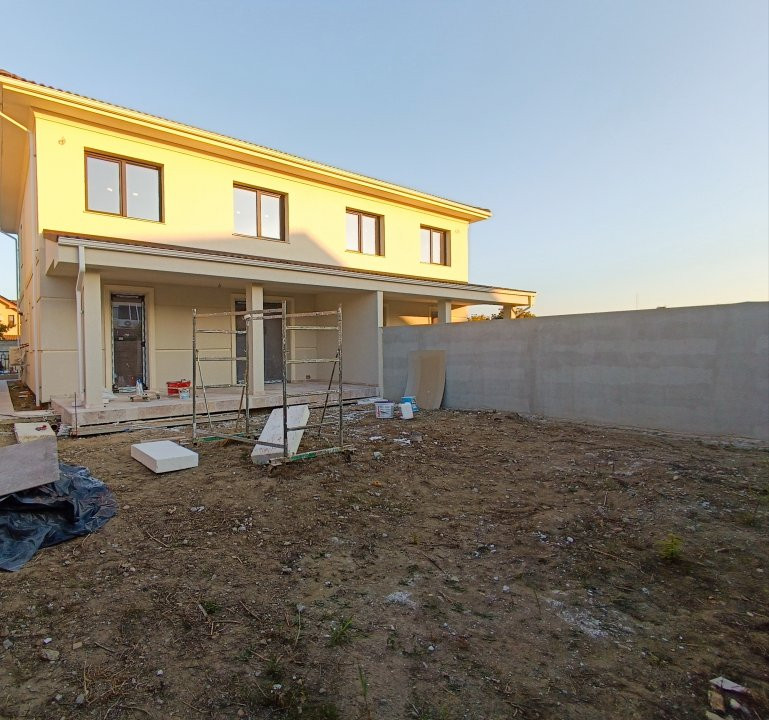 Duplex de vanzare cu 5 camere si teren de 270 mp - Mosnita Noua  1, foxfort.ro