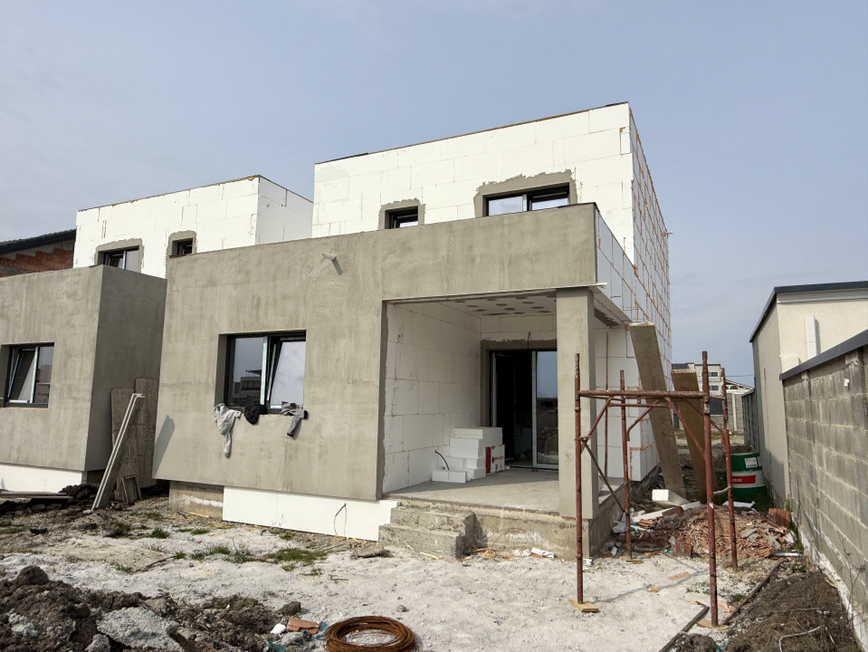 Duplex cu 4 camere de vanzare si teren de 335 mp - zona Sacalaz 12, foxfort.ro