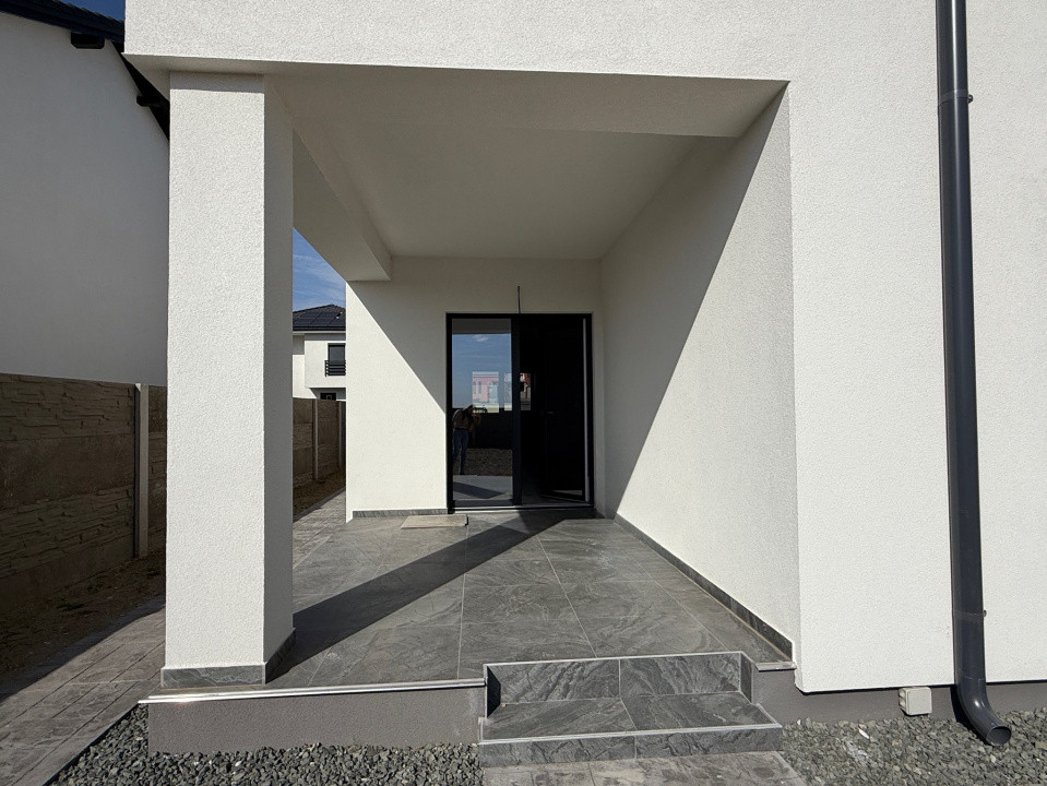 Duplex cu 4 camere | 335 mp teren | Toate utilitatile | Sacalaz 4, foxfort.ro