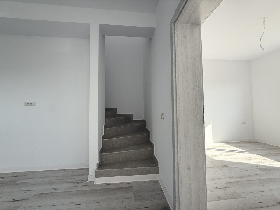 Duplex cu 4 camere | 335 mp teren | Toate utilitatile | Sacalaz 9, foxfort.ro