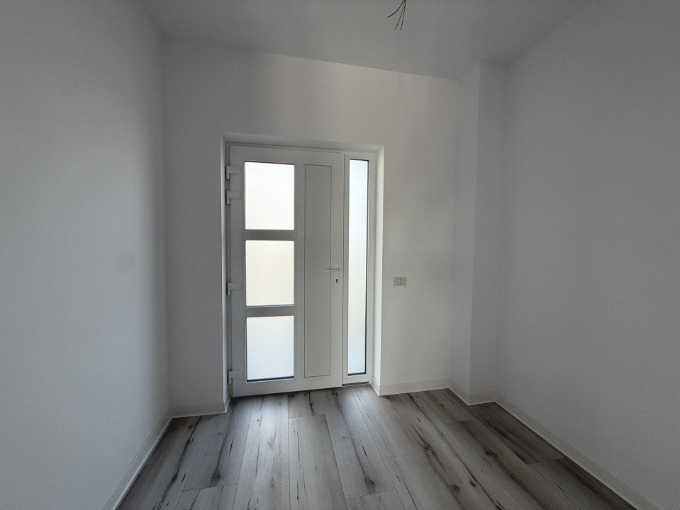Duplex cu 4 camere | 335 mp teren | Toate utilitatile | Sacalaz 15, foxfort.ro