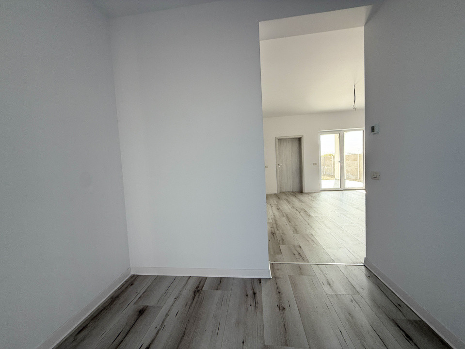 Duplex cu 4 camere | 335 mp teren | Toate utilitatile | Sacalaz 16, foxfort.ro
