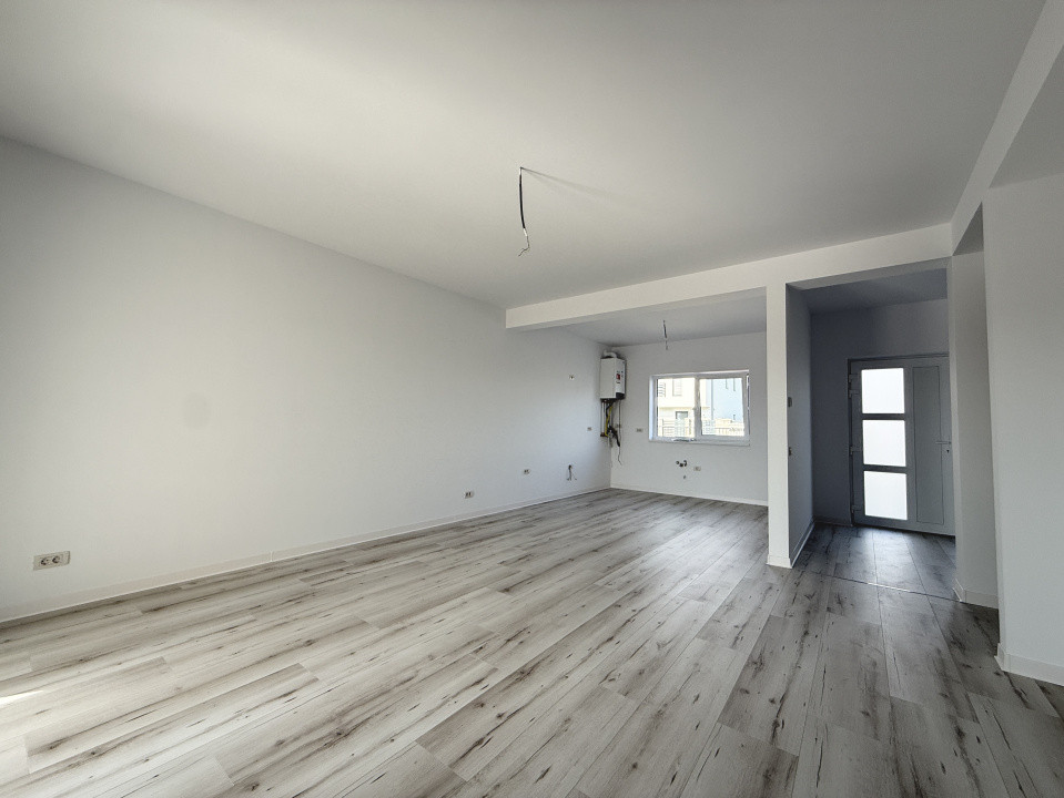 Duplex cu 4 camere | 335 mp teren | Toate utilitatile | Sacalaz 20, foxfort.ro