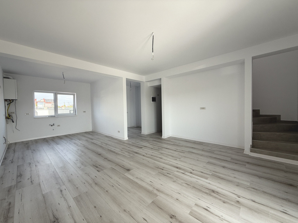 Duplex cu 4 camere | 335 mp teren | Toate utilitatile | Sacalaz 21, foxfort.ro