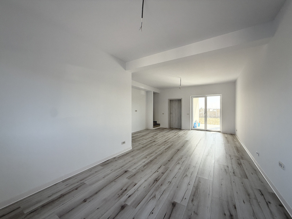 Duplex cu 4 camere | 335 mp teren | Toate utilitatile | Sacalaz 23, foxfort.ro