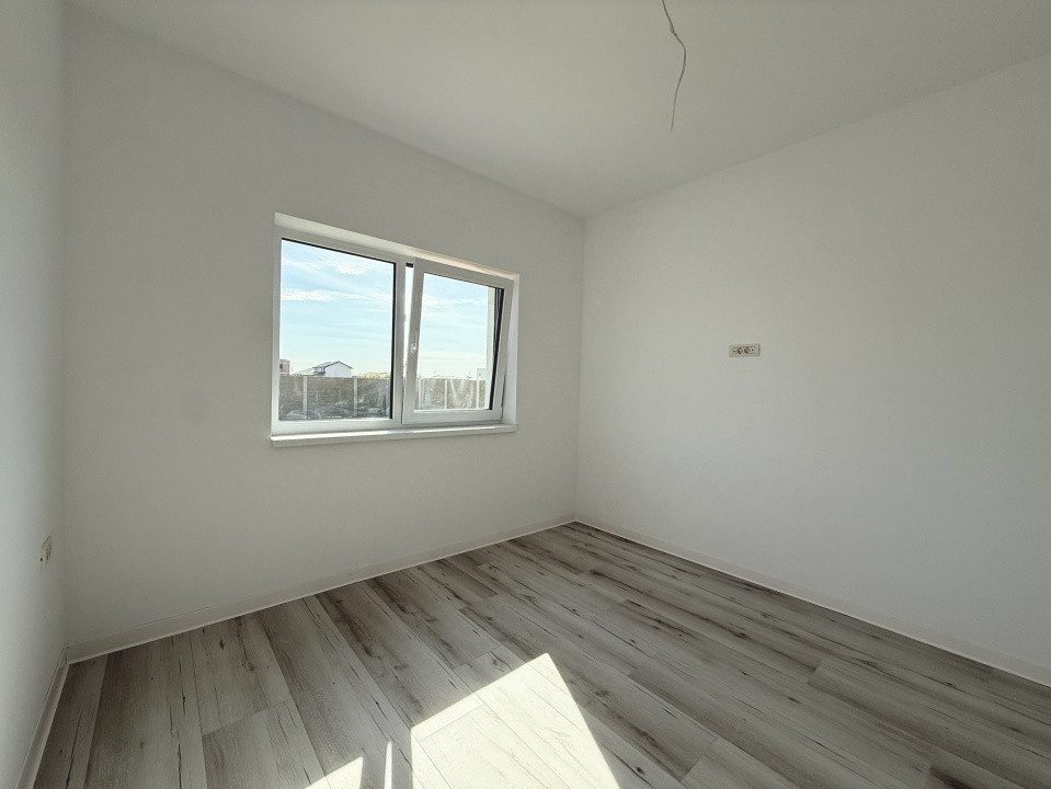 Duplex cu 4 camere | 335 mp teren | Toate utilitatile | Sacalaz 31, foxfort.ro