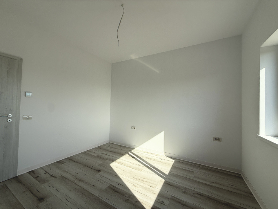 Duplex cu 4 camere | 335 mp teren | Toate utilitatile | Sacalaz 32, foxfort.ro