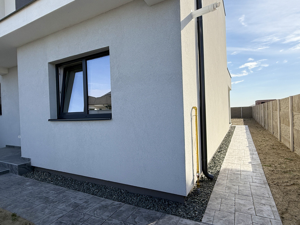 Duplex cu 4 camere | 335 mp teren | Toate utilitatile | Sacalaz 49, foxfort.ro