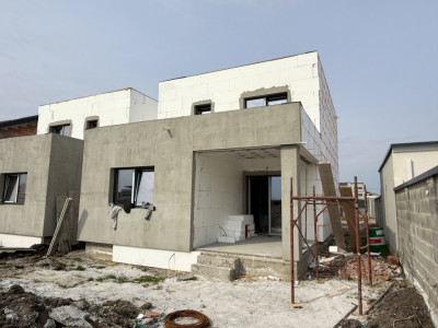 Duplex cu 4 camere de vanzare si teren de 335 mp - zona Sacalaz imagine mica 12, foxfort.ro