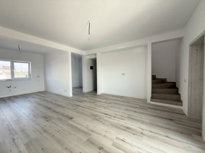 Duplex cu 4 camere | 335 mp teren | Toate utilitatile | Sacalaz imagine mica 6, foxfort.ro
