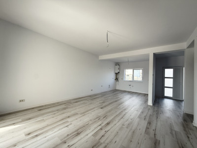 Duplex cu 4 camere | 335 mp teren | Toate utilitatile | Sacalaz imagine mica 19, foxfort.ro
