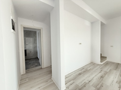 Duplex cu 4 camere | 335 mp teren | Toate utilitatile | Sacalaz imagine mica 24, foxfort.ro