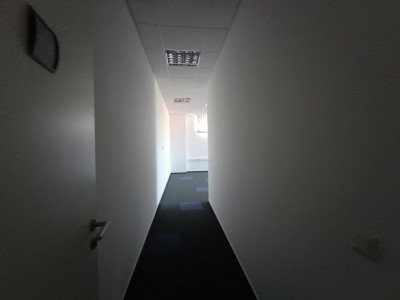 Spatiu de birouri 760 mp de inchiriat, zona Spitalul Judetean imagine mica 5, foxfort.ro