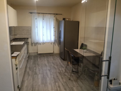 Apartament cu 3 camere parter, zona Spitalul Judetean imagine mica 2, foxfort.ro