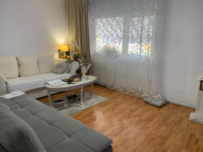 Apartament de vanzare cu 3 camere si 2 bai, etaj 2, zona Lipovei imagine mica 9, foxfort.ro
