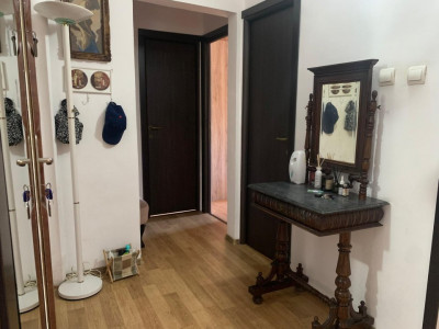Apartament de vanzare cu 3 camere si 2 bai, etaj 2, zona Lipovei imagine mica 15, foxfort.ro