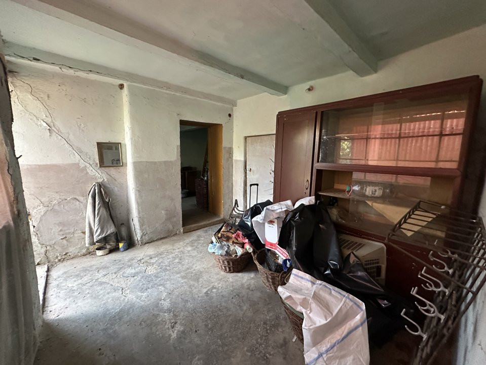 Casa individuala cu 3 camere si teren de 1577 mp, Bucovat central  18, foxfort.ro