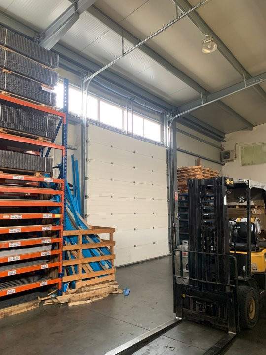 Hala industriala premium cu birouri moderne – 500 mp utili, Timisoara 15, foxfort.ro