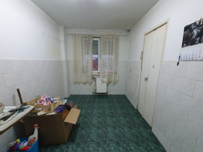 Apartament de vanzare cu 3 camere, etaj 6, zona Ultracentrala imagine mica 3, foxfort.ro