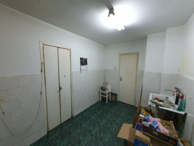 Apartament de vanzare cu 3 camere, etaj 6, zona Ultracentrala imagine mica 4, foxfort.ro