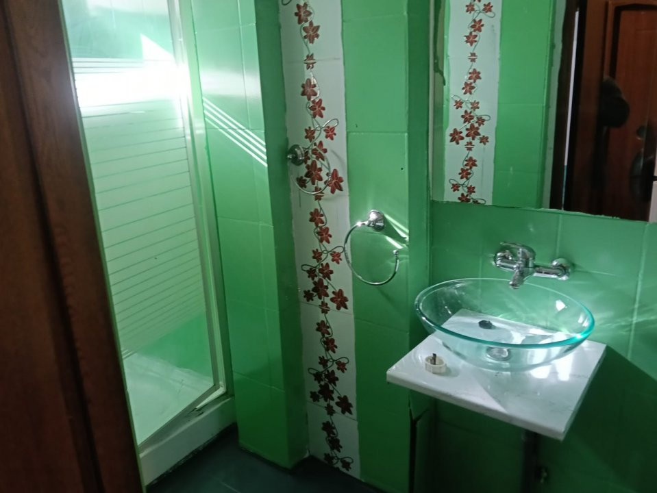 Apartament cu 2 camere la parter, prima inchiriere, zona Traian 8, foxfort.ro