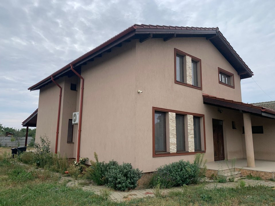 Casa Individuala de inchiriat 5 camere, 1000 mp teren, Parta 5, foxfort.ro