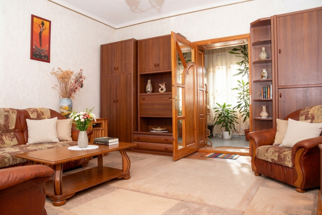 Casa individuala cu 4 camere, garaj si teren de 694 mp, zona Bujac Arad 1, foxfort.ro