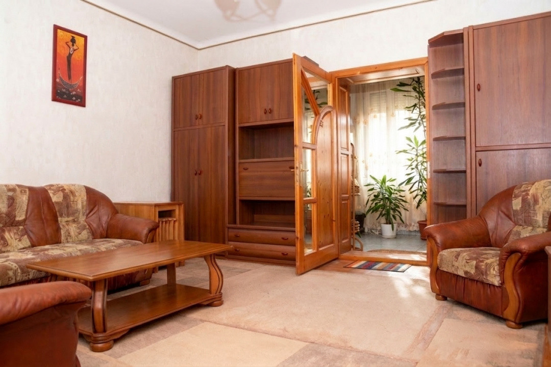 Casa individuala cu 4 camere, garaj si teren de 694 mp, zona Bujac Arad 2, foxfort.ro